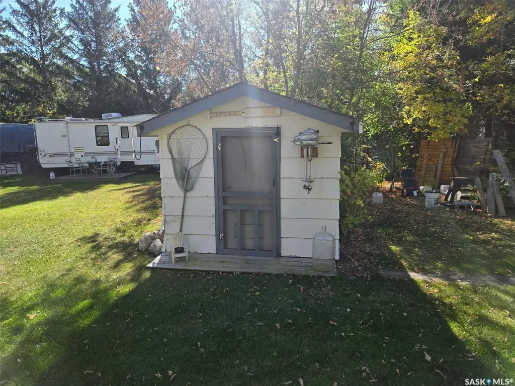 155 Lakeshore Crescent Mckillop Rm No. 220 SK S0G 1C0