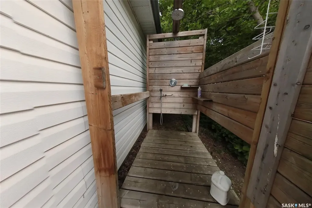 155 Lakeshore Crescent Mckillop Rm No. 220 SK S0G 1C0