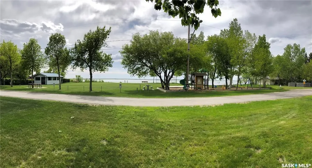 155 Lakeshore Crescent Mckillop Rm No. 220 SK S0G 1C0