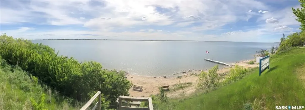 155 Lakeshore Crescent Mckillop Rm No. 220 SK S0G 1C0