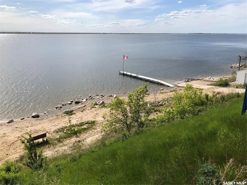 155 Lakeshore Crescent Mckillop Rm No. 220 SK S0G 1C0