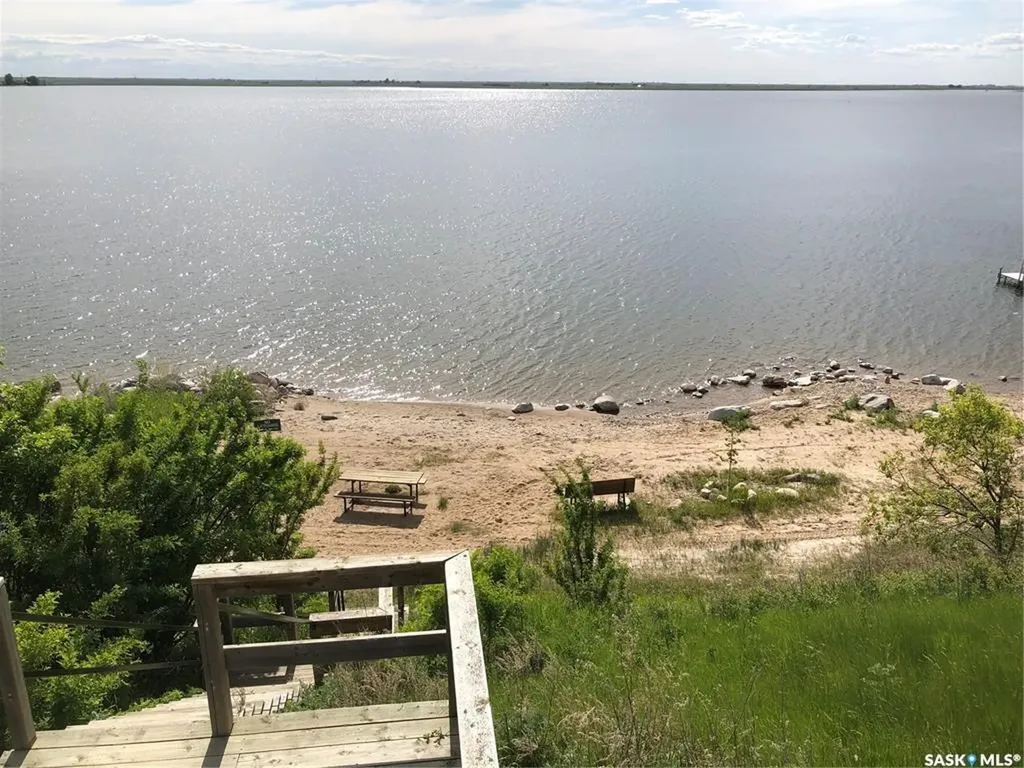 155 Lakeshore Crescent Mckillop Rm No. 220 SK S0G 1C0