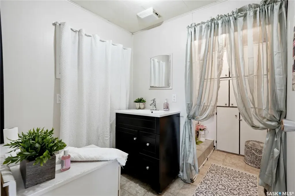 9031 Hunts Cove Crescent Cochin SK S0M 0L0
