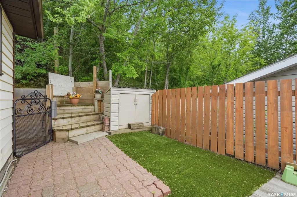 9031 Hunts Cove Crescent Cochin SK S0M 0L0