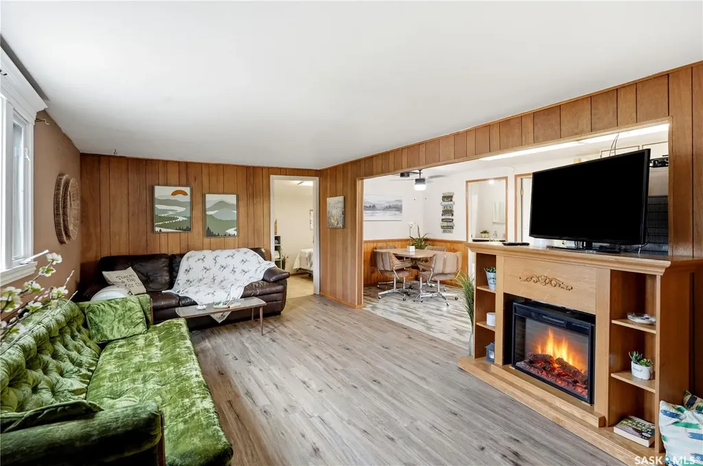 9031 Hunts Cove Crescent Cochin SK S0M 0L0