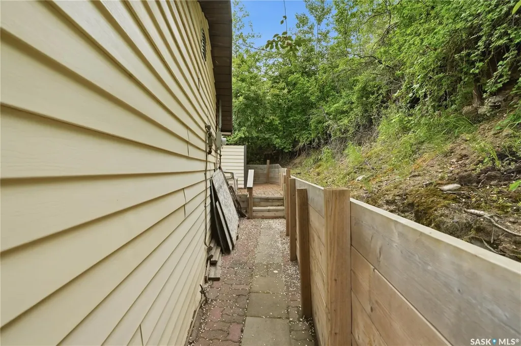 9031 Hunts Cove Crescent Cochin SK S0M 0L0