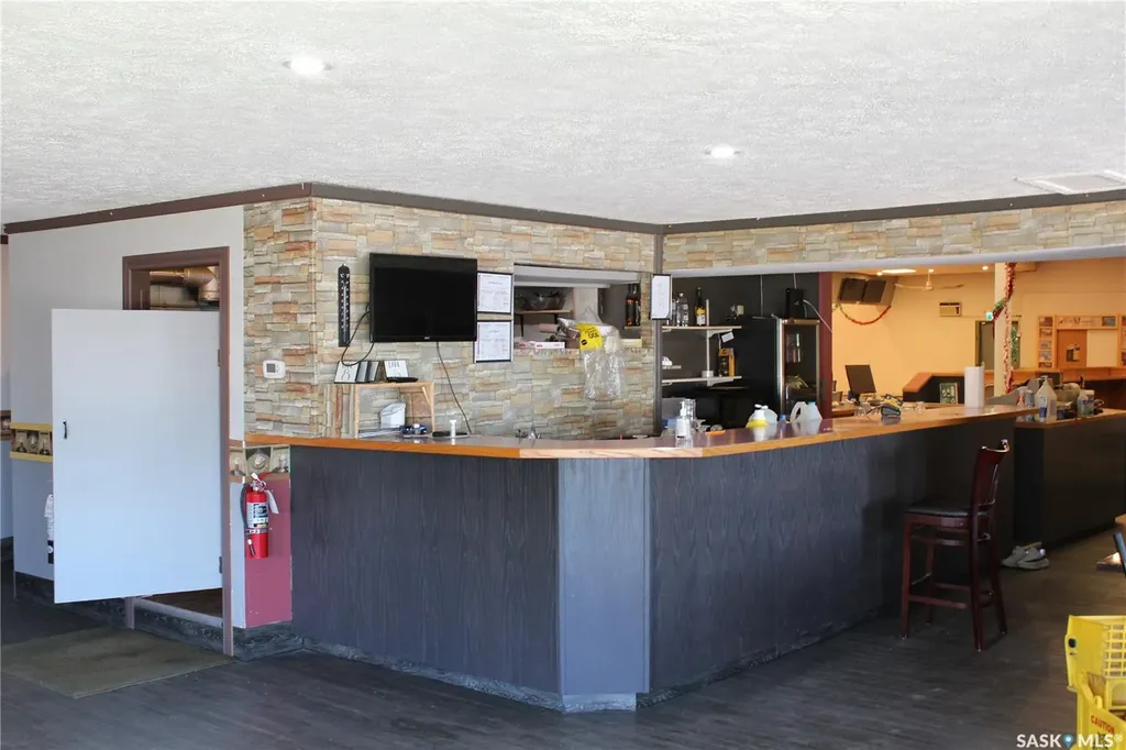 8 2nd Avenue SW Weyburn SK S4H 2J4