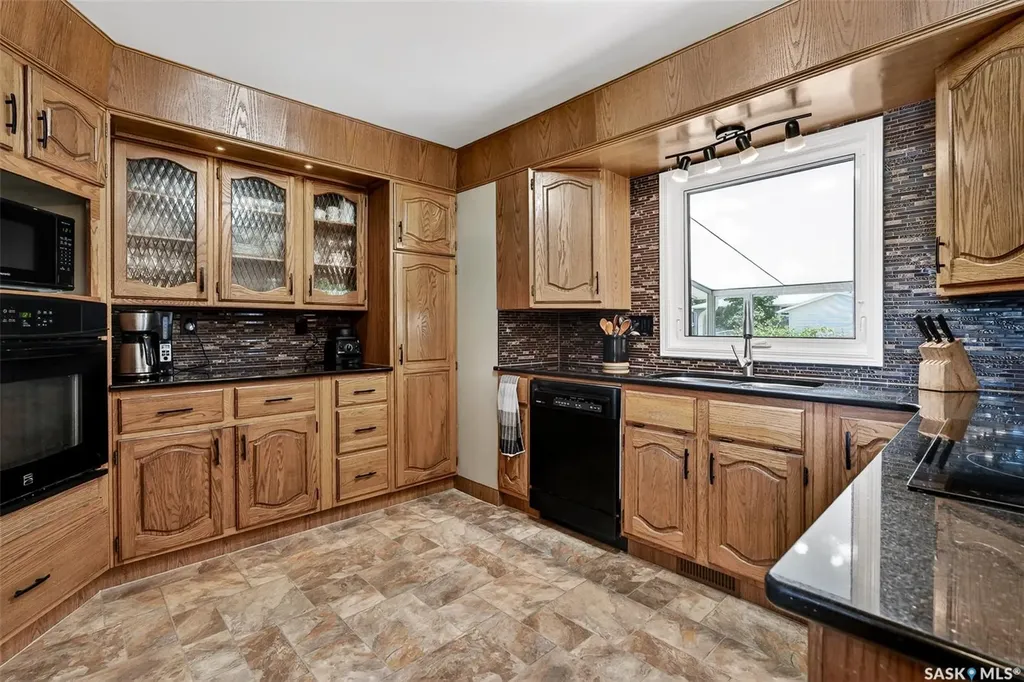 923 Laurier Street Moose Jaw SK S6H 2W5