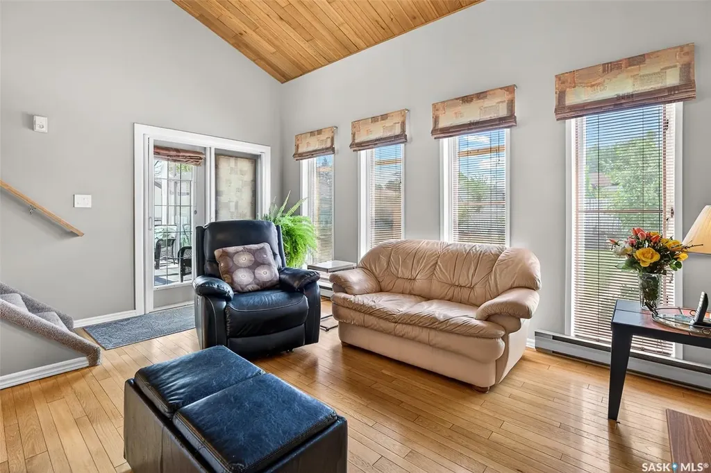 923 Laurier Street Moose Jaw SK S6H 2W5