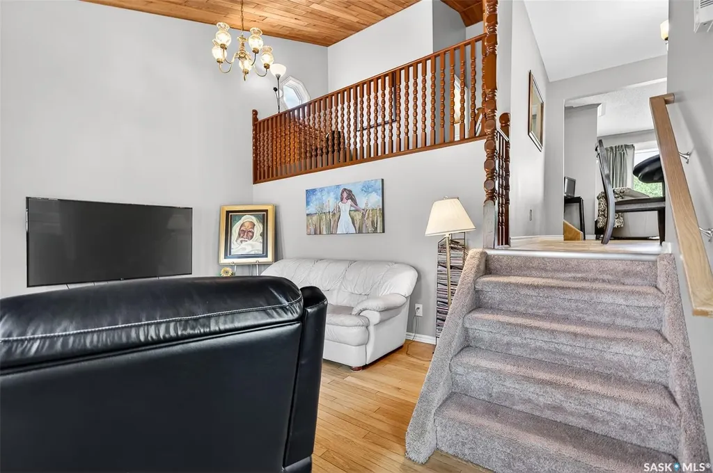 923 Laurier Street Moose Jaw SK S6H 2W5