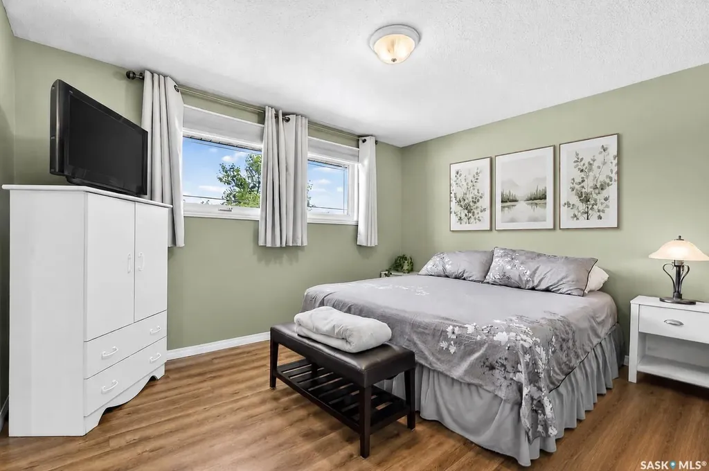 923 Laurier Street Moose Jaw SK S6H 2W5