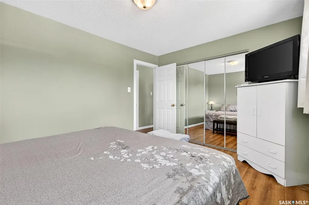 923 Laurier Street Moose Jaw SK S6H 2W5