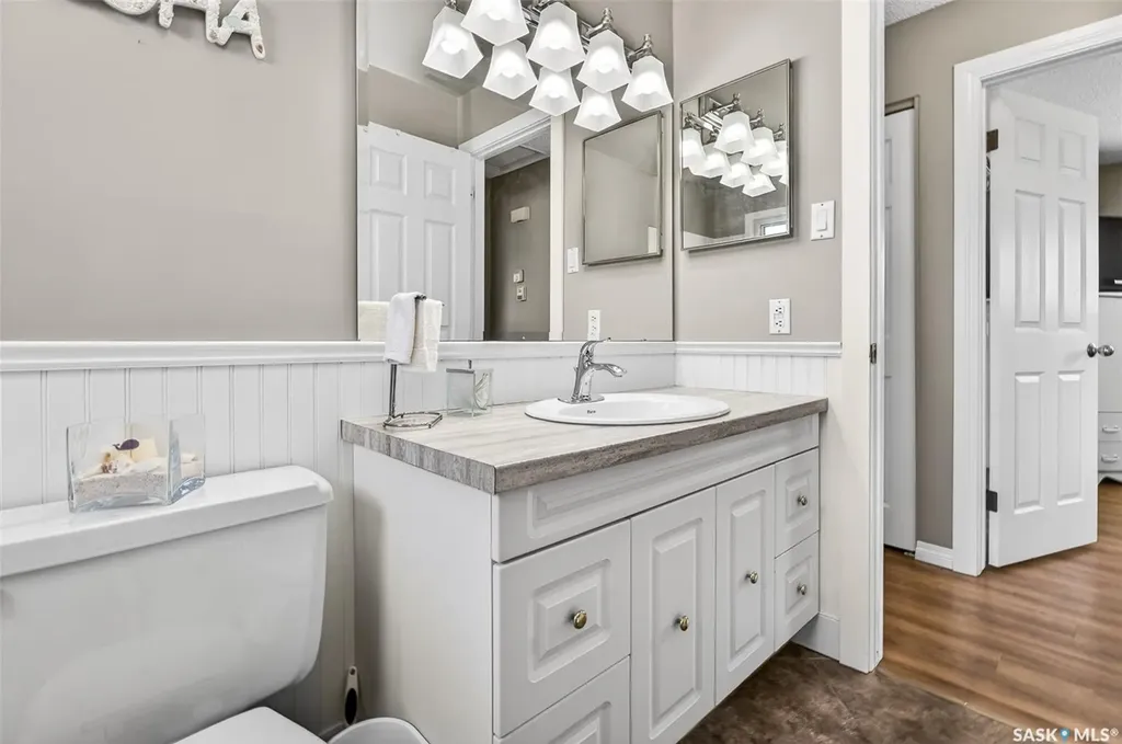 923 Laurier Street Moose Jaw SK S6H 2W5