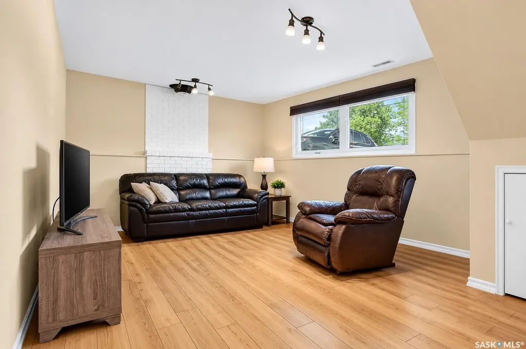 923 Laurier Street Moose Jaw SK S6H 2W5