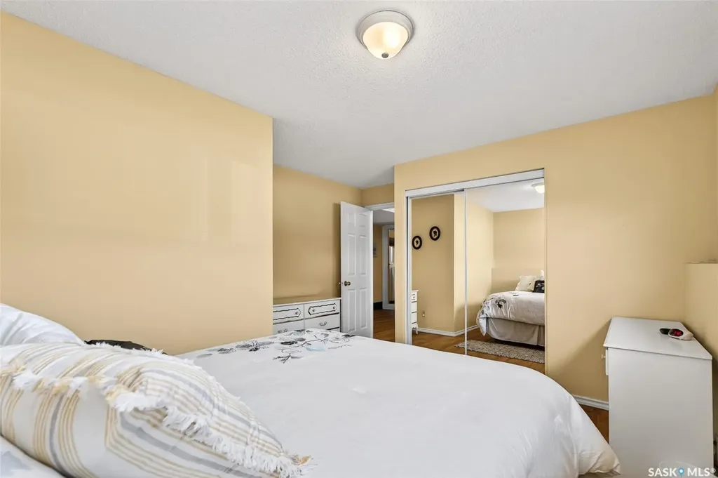 923 Laurier Street Moose Jaw SK S6H 2W5