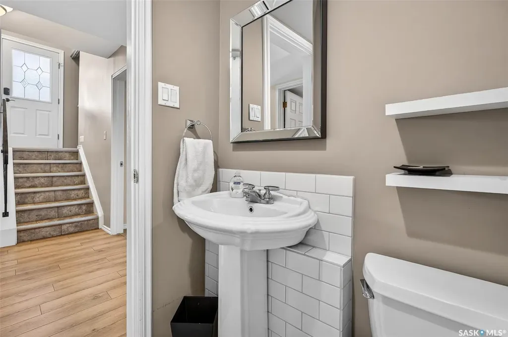 923 Laurier Street Moose Jaw SK S6H 2W5