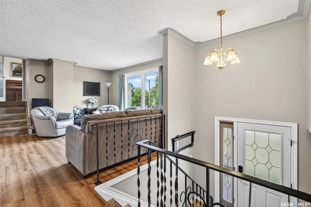923 Laurier Street Moose Jaw SK S6H 2W5