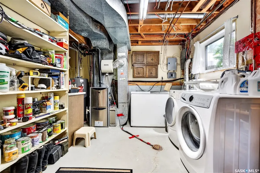 923 Laurier Street Moose Jaw SK S6H 2W5