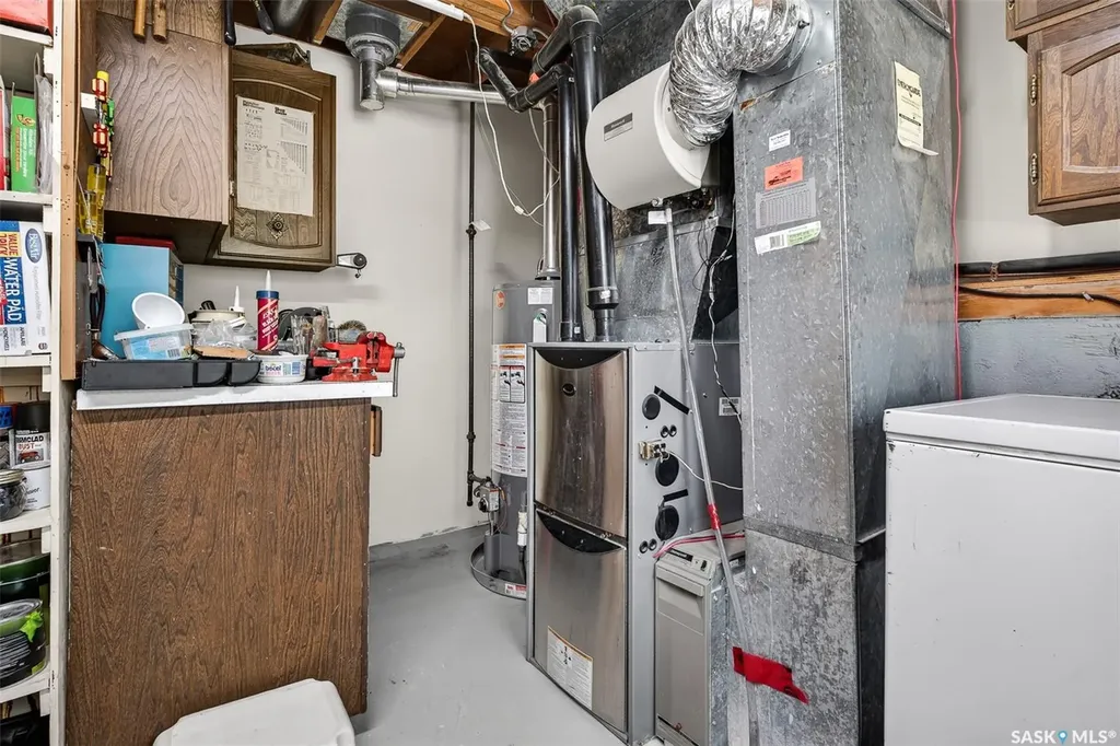 923 Laurier Street Moose Jaw SK S6H 2W5