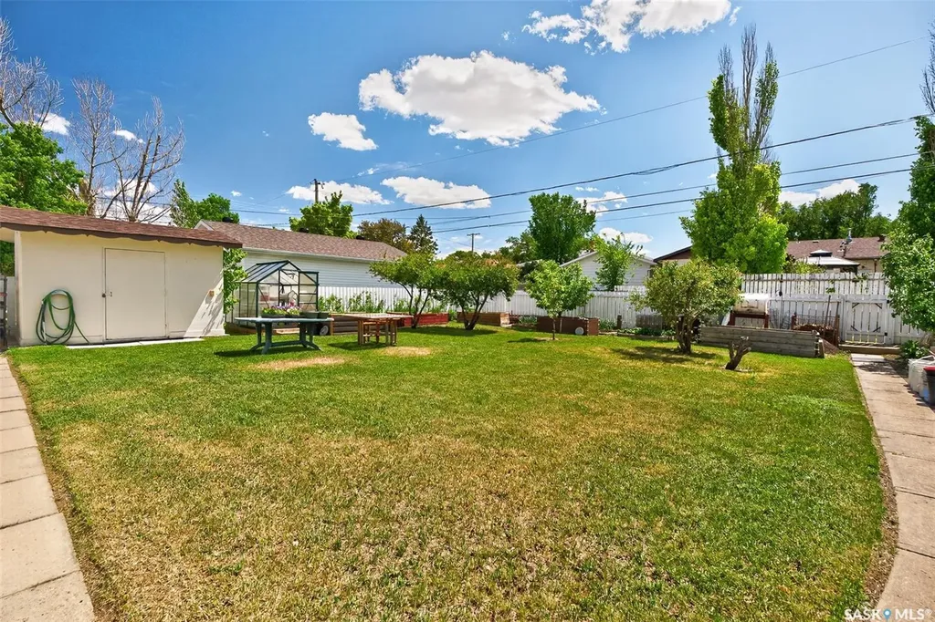 923 Laurier Street Moose Jaw SK S6H 2W5