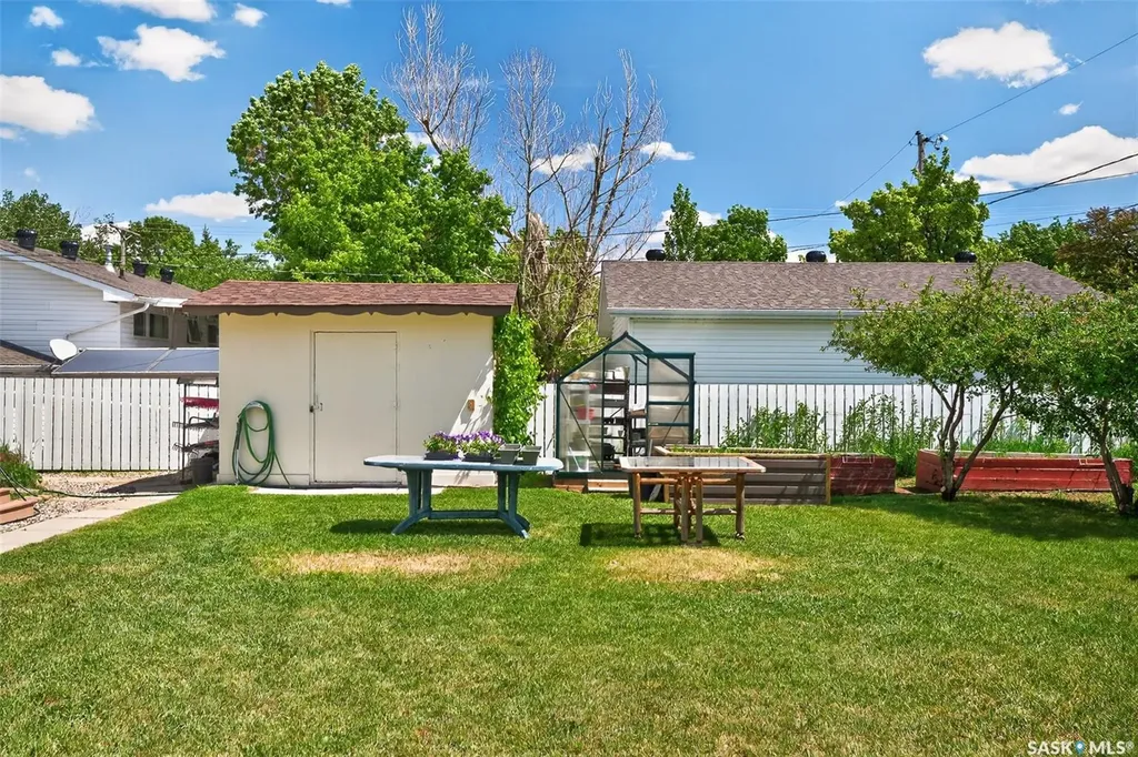 923 Laurier Street Moose Jaw SK S6H 2W5