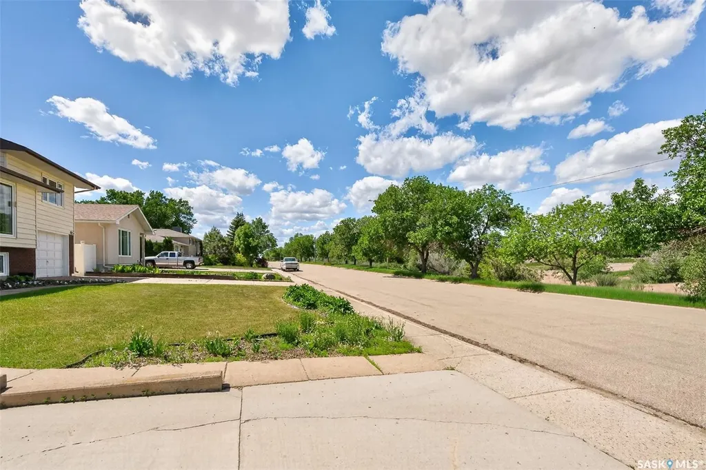 923 Laurier Street Moose Jaw SK S6H 2W5