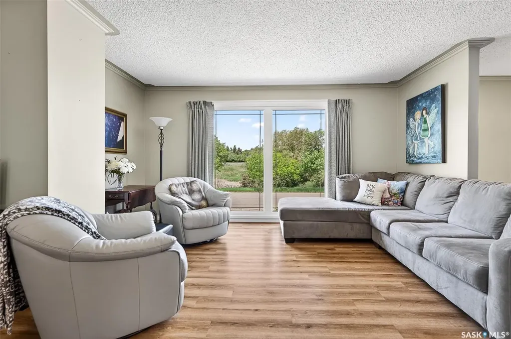 923 Laurier Street Moose Jaw SK S6H 2W5
