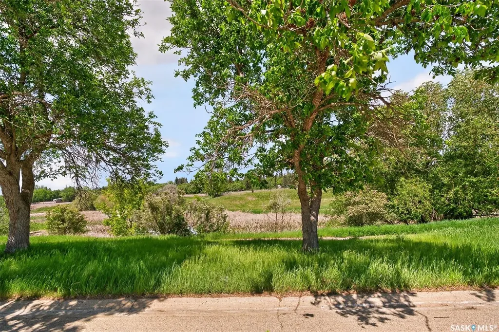 923 Laurier Street Moose Jaw SK S6H 2W5