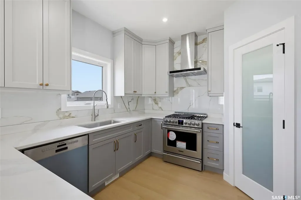 1158 Nightingale Terrace Saskatoon SK S7L 7R5