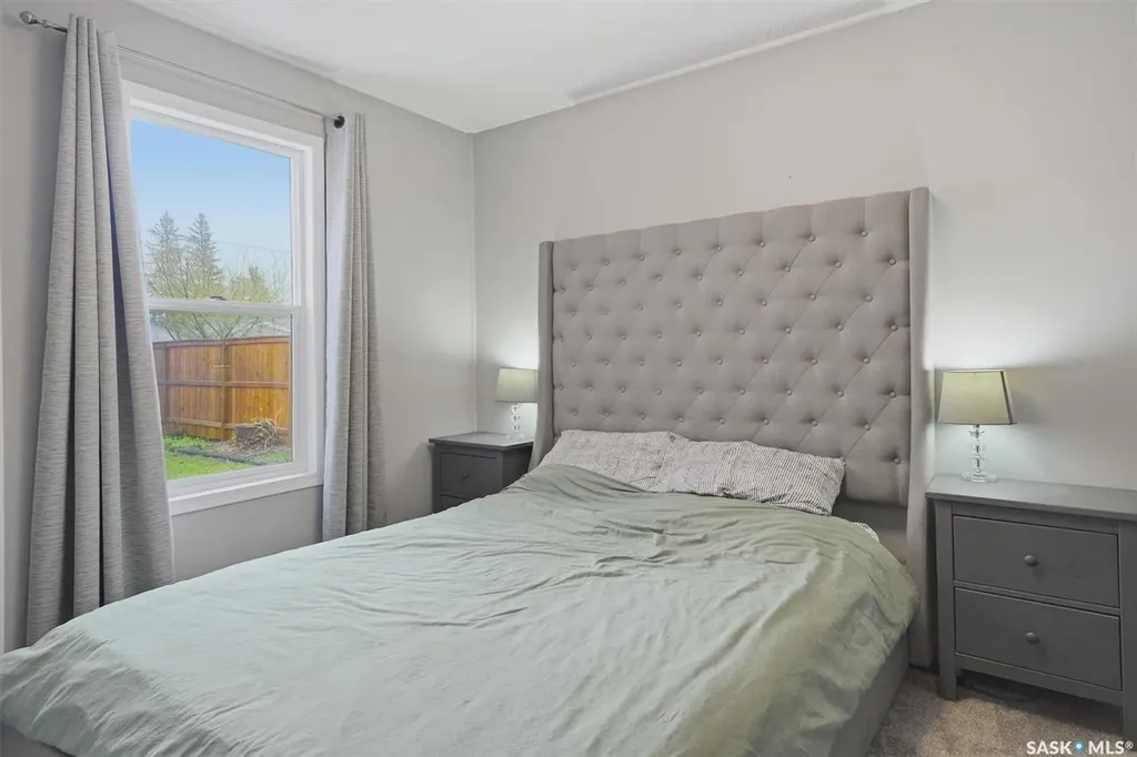 1002 O Avenue S Saskatoon SK S7M 2T2