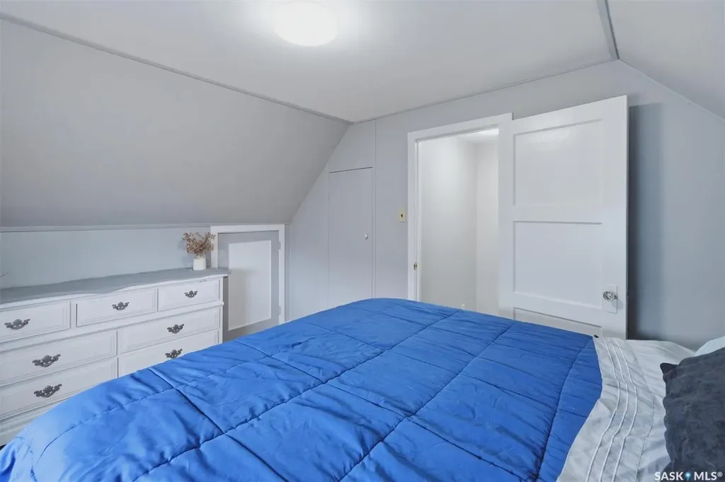 1002 O Avenue S Saskatoon SK S7M 2T2