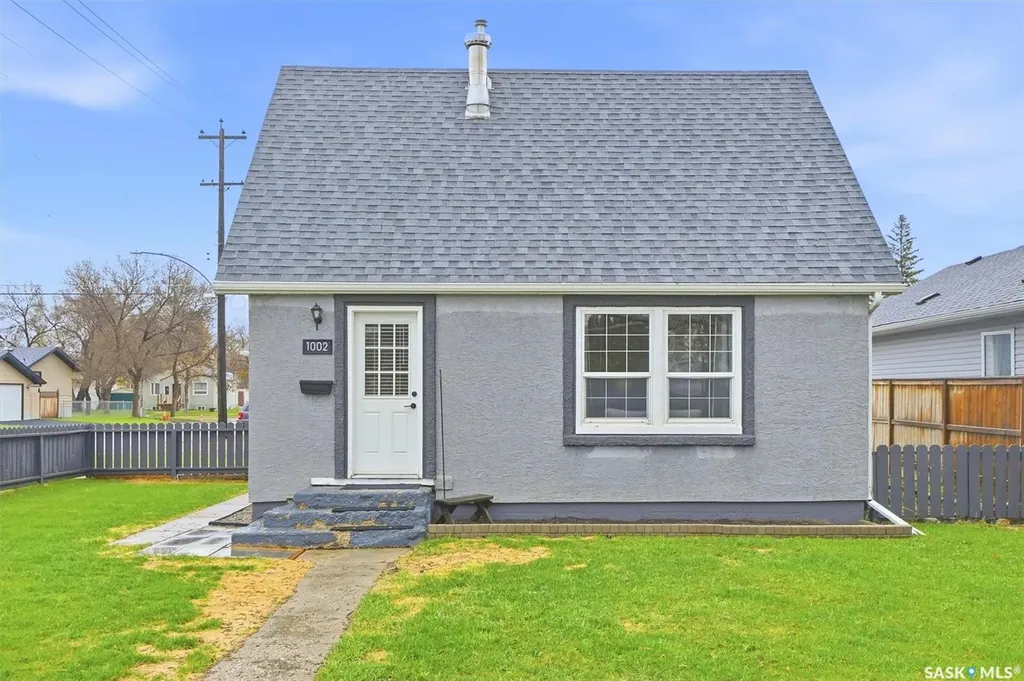 1002 O Avenue S Saskatoon SK S7M 2T2