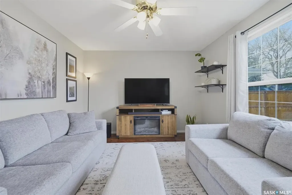 1002 O Avenue S Saskatoon SK S7M 2T2