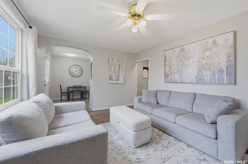 1002 O Avenue S Saskatoon SK S7M 2T2