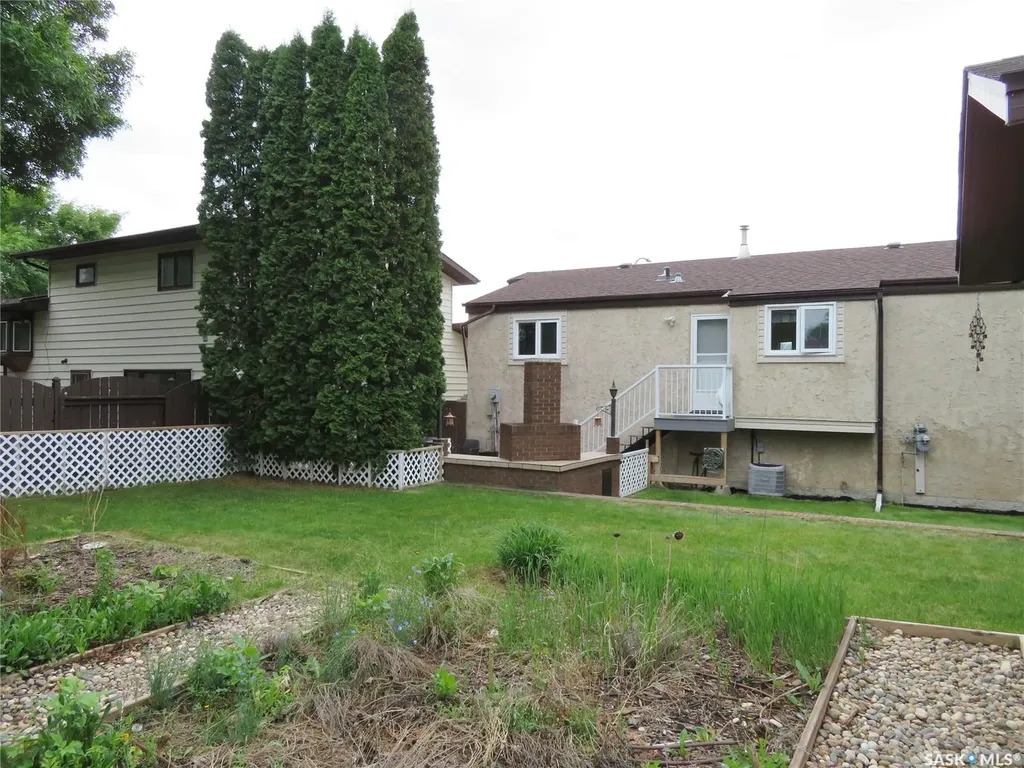 106 Caldwell Crescent Saskatoon SK S7M 5E2