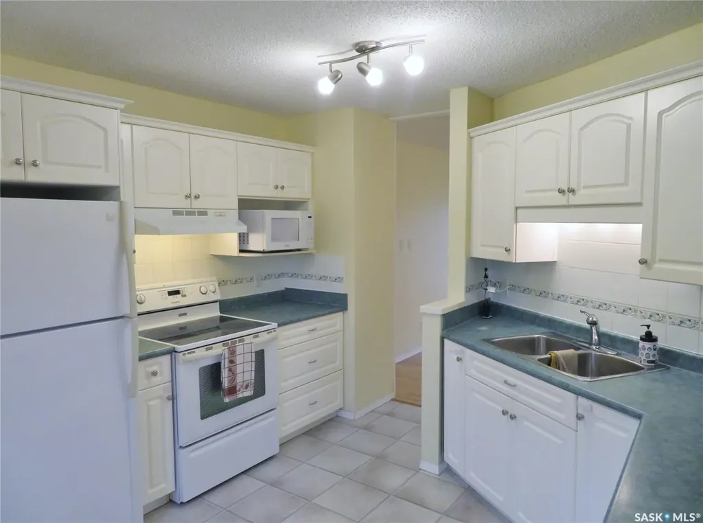 106 Caldwell Crescent Saskatoon SK S7M 5E2