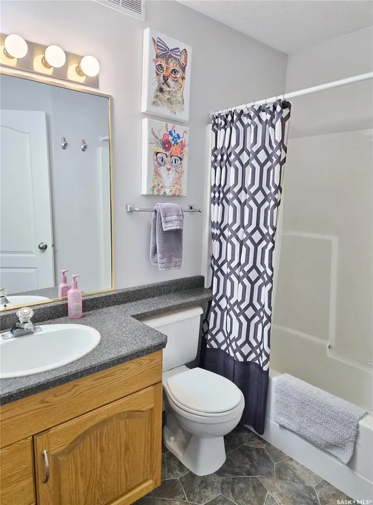 138 Lavalee Place Saskatoon SK S7J 5K7