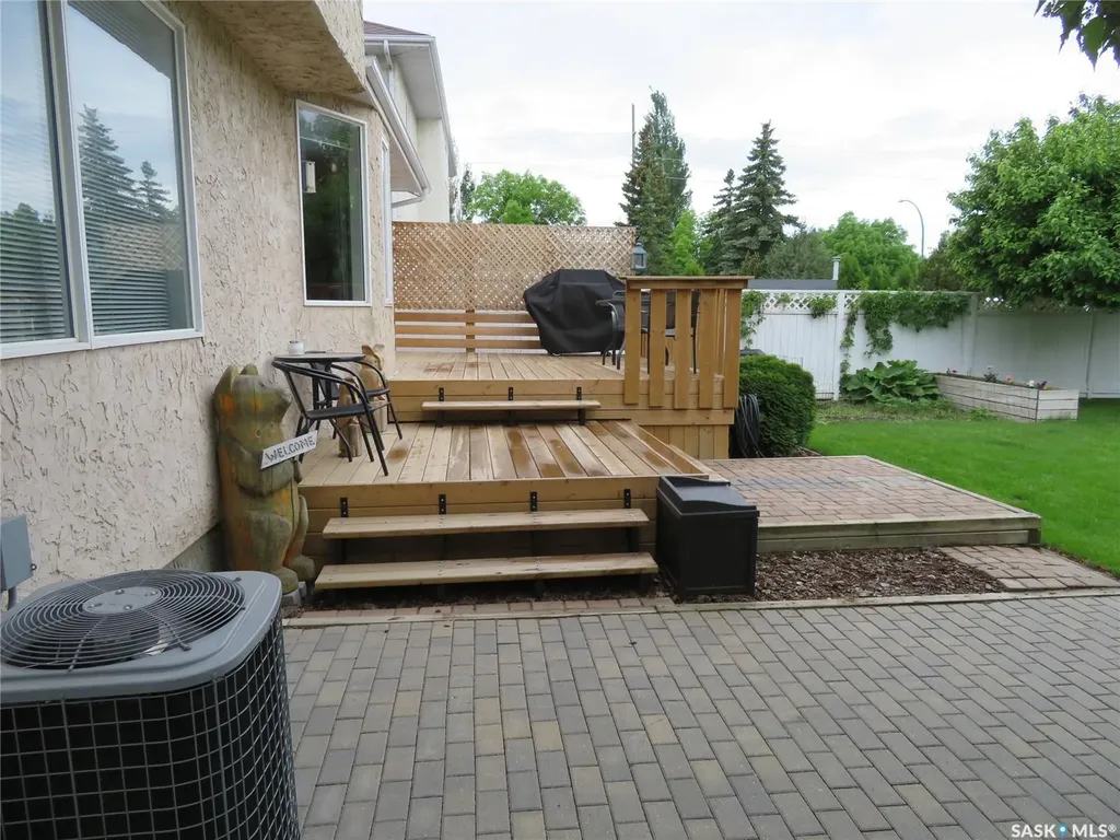 138 Lavalee Place Saskatoon SK S7J 5K7