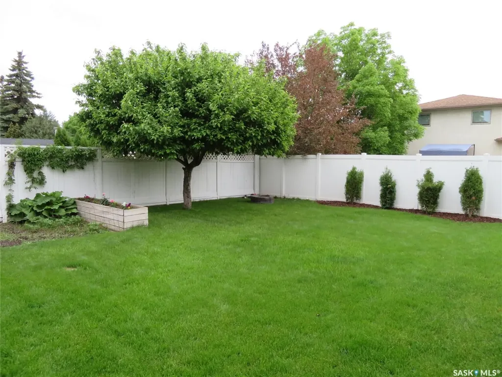 138 Lavalee Place Saskatoon SK S7J 5K7