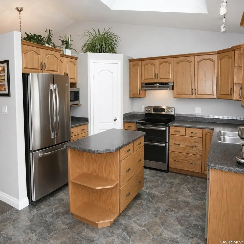 138 Lavalee Place Saskatoon SK S7J 5K7