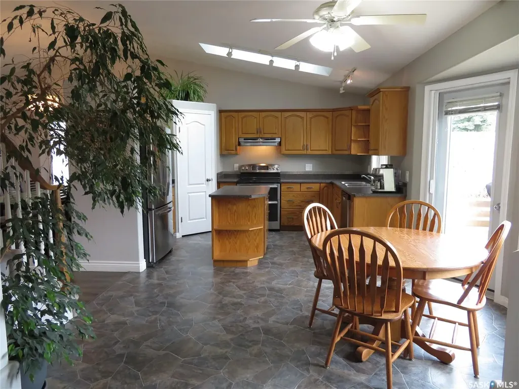 138 Lavalee Place Saskatoon SK S7J 5K7