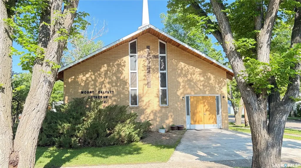 501 Harder Street Maple Creek SK S0N 1N0