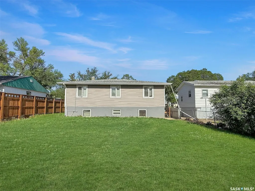 168 2nd Avenue SE Swift Current SK S9H 3H9
