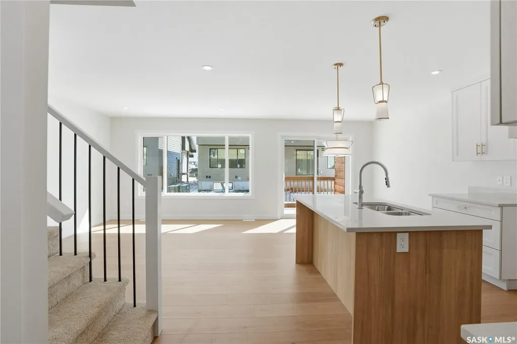 155 Mcfaull Way Saskatoon SK S7V 1Z9