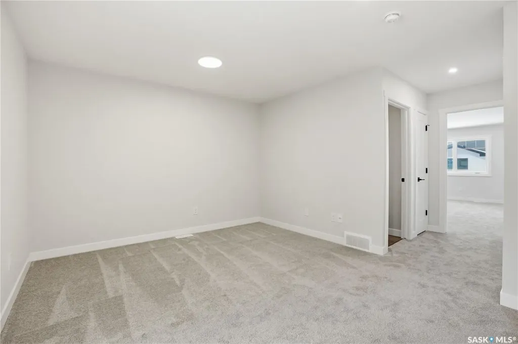 155 Mcfaull Way Saskatoon SK S7V 1Z9