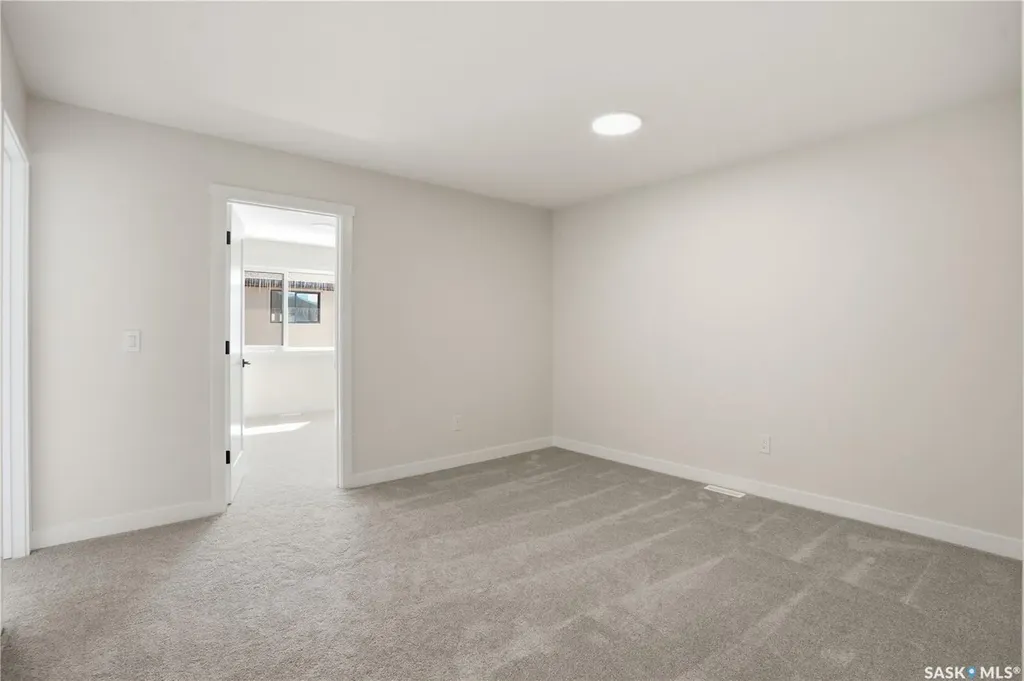 155 Mcfaull Way Saskatoon SK S7V 1Z9