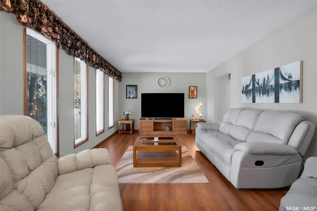 2 Cambridge Crescent Saskatoon SK S7H 3P8