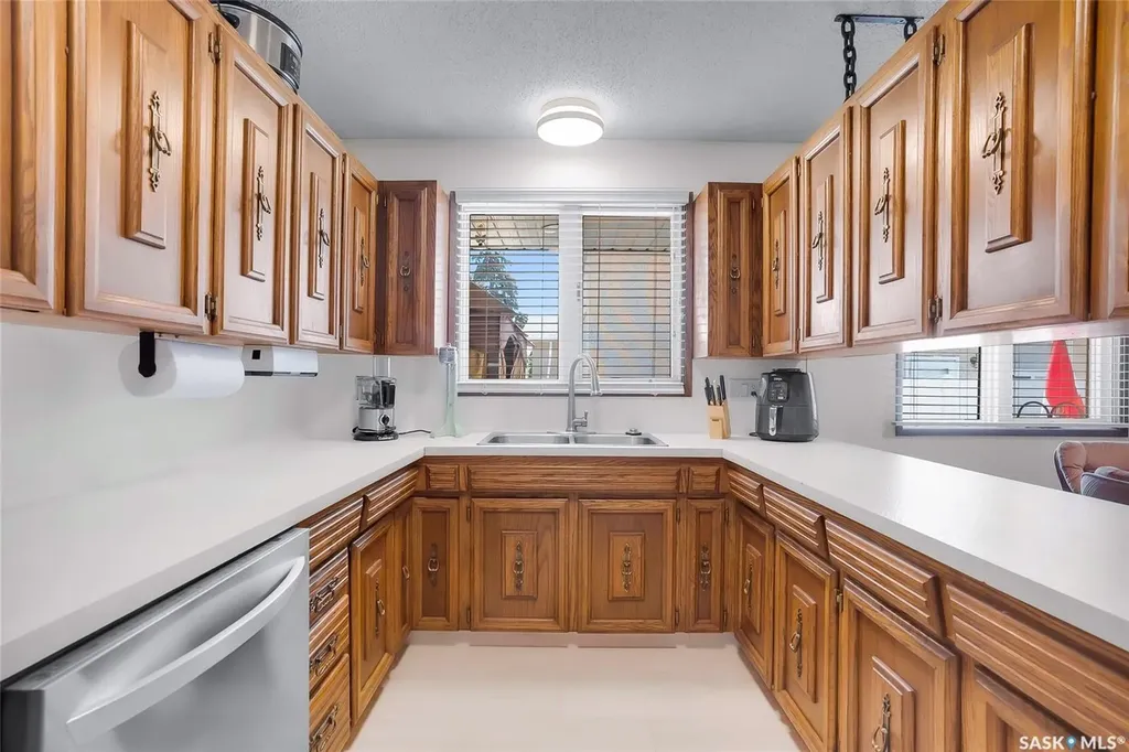 2 Cambridge Crescent Saskatoon SK S7H 3P8