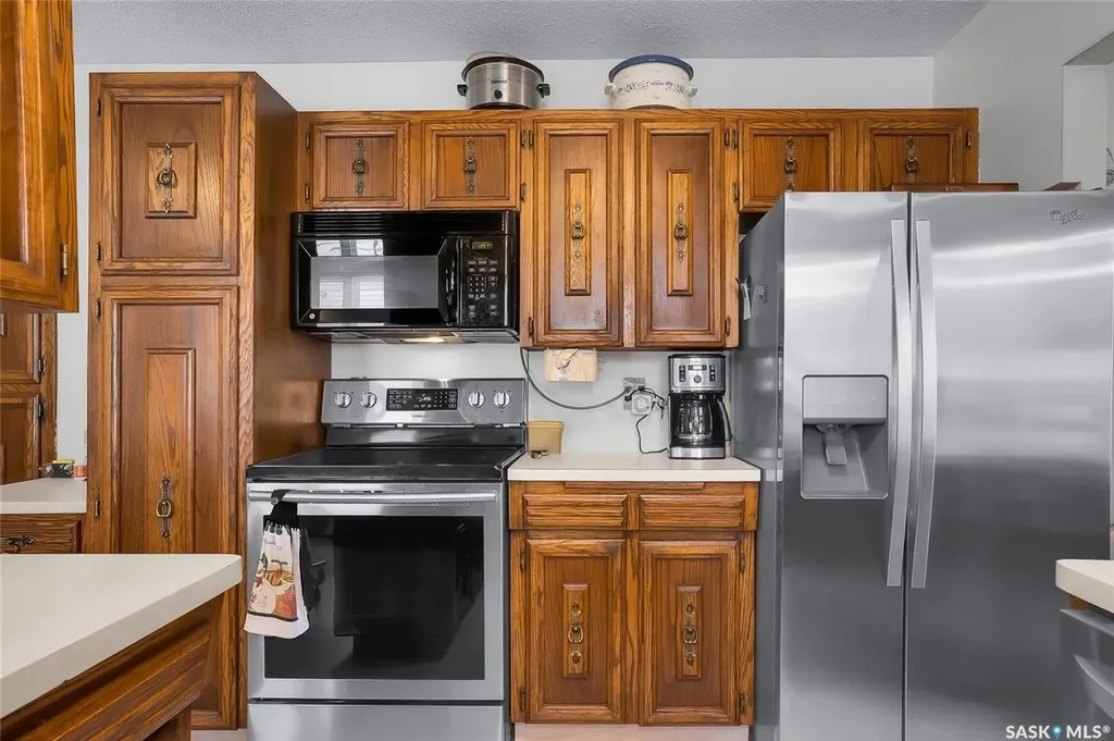 2 Cambridge Crescent Saskatoon SK S7H 3P8