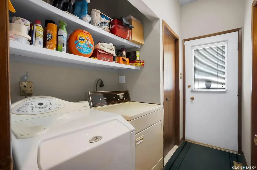 2 Cambridge Crescent Saskatoon SK S7H 3P8